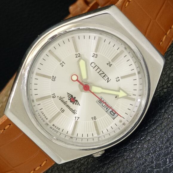 Vintage 1985 Citizen Automatic Mens Silver Watch W/daydate & Red accents - Picture 1 of 10